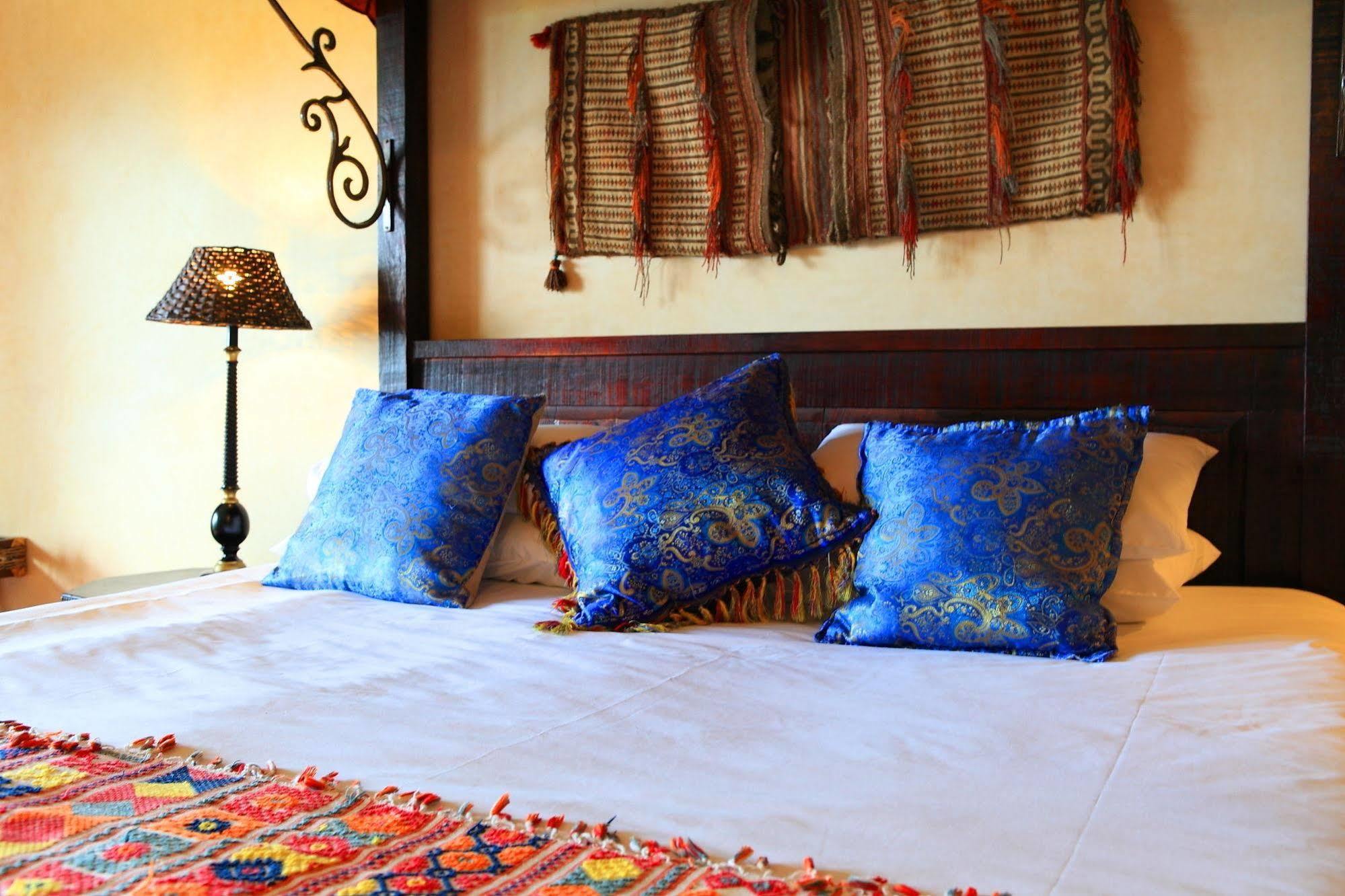 Far Hills Country Hotel Victoria Bay Esterno foto