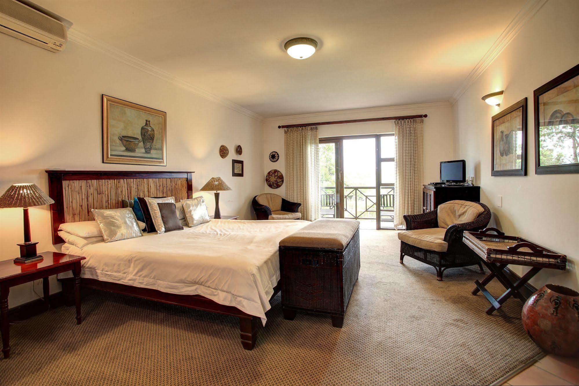 Far Hills Country Hotel Victoria Bay Esterno foto
